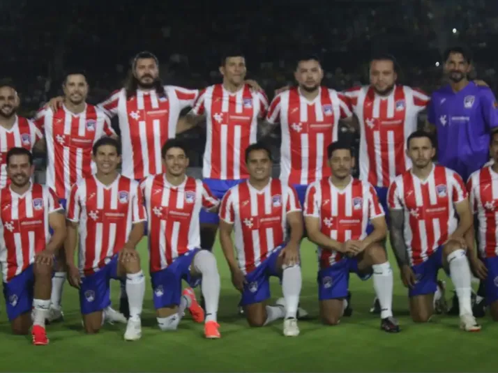Leyendas de Chivas igualaron ante América