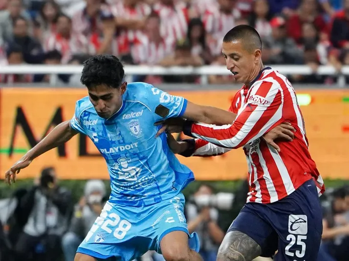 Chivas buscaba a Elías Montiel, pero Pachuca se lo vendería al América