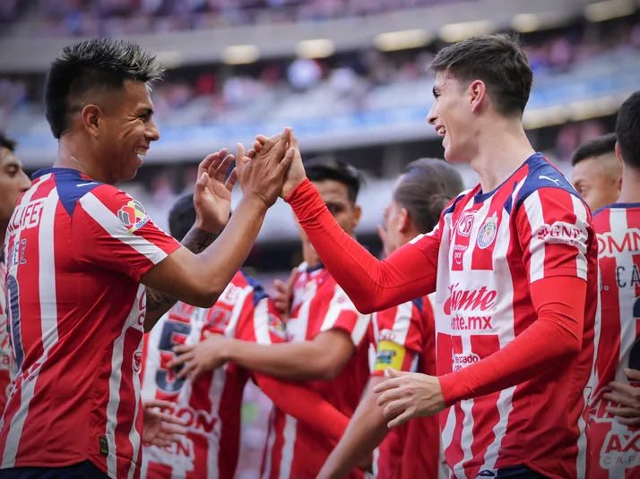 Los 3 jugadores de Chivas en el 11 ideal de la Liga MX