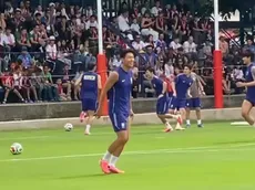 Fuerzas Básicas de Chivas le dan cálida bienvenida a Son Heung-Min