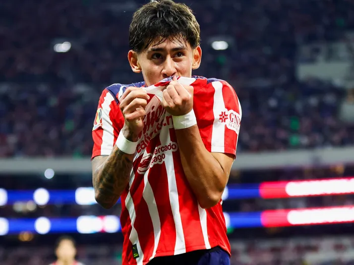 Santiago Sandoval abre su corazón y dedica su éxito a su madre