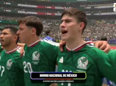 La emoción de Armando González con el himno de México