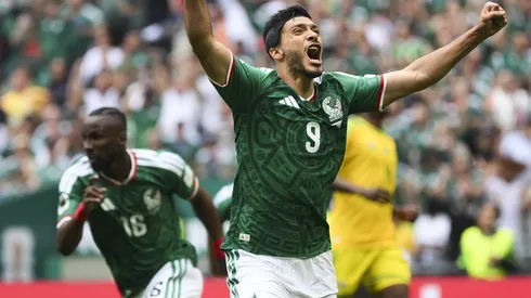 Galindo se rinde ante Raúl Jiménez y Julián Quiñones.