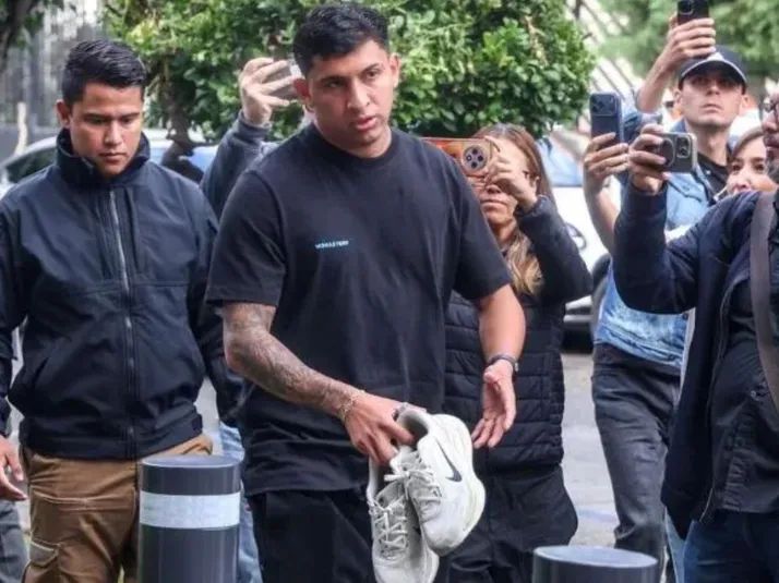 Futbolistas de Chivas tuvieron problemas para abandonar el hospital