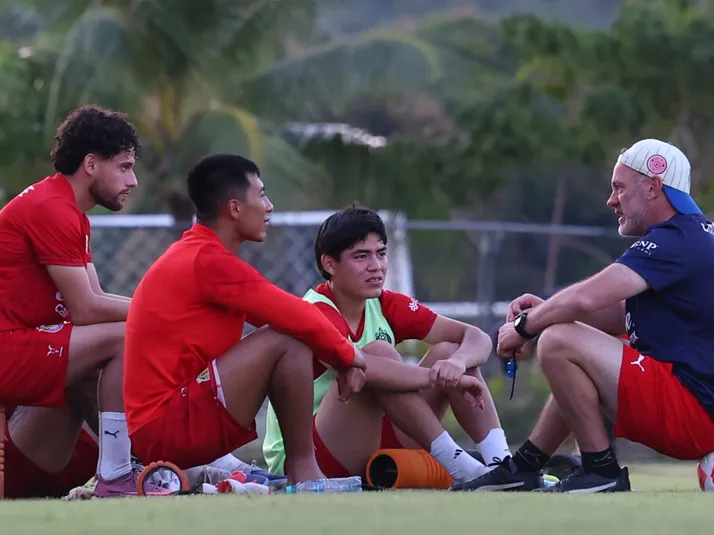 Todos los juveniles convocados a la pretemporada de Chivas del AP26