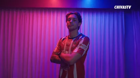 Jordan Carrillo ya es oficialmente jugador de Chivas.