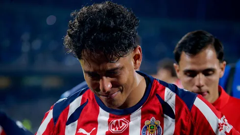 La afición de Chivas criticó a Luis Romo.