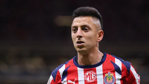 Roberto Alvarado quiere quedarse en Chivas.