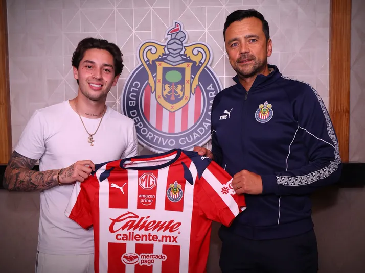 Jordan Carrillo contó de la tardía llamada que le hizo firmar con Santos