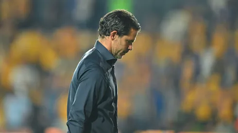 Fernando Gago enciende las alarmas con su salud.