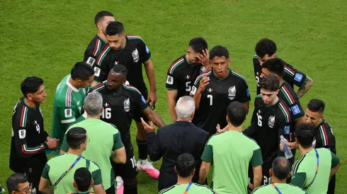 Javier Aguirre mandaría a la banca a los jugadores de Chivas.