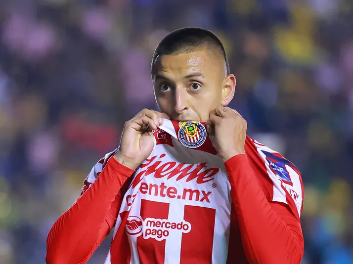 "Ya te extraño...": el emotivo mensaje de Roberto Alvarado a Chivas