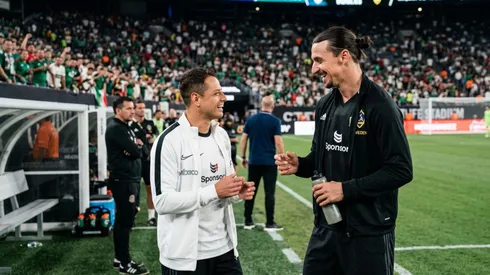 Chicharito es captado platicando con Zlatan