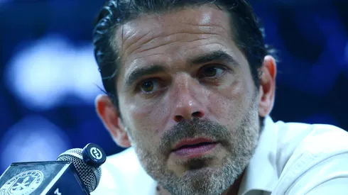 Fernando Gago se recupera en su casa.