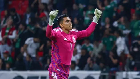 Raúl Rangel sí sería titular ante Chequia.