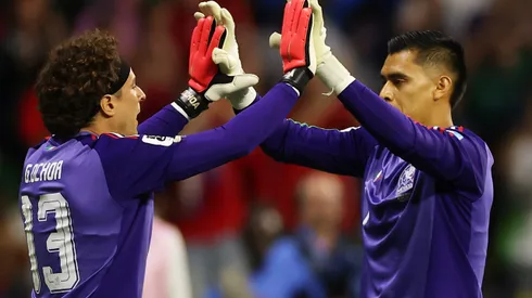 Memo Ochoa reemplazó a Tala.