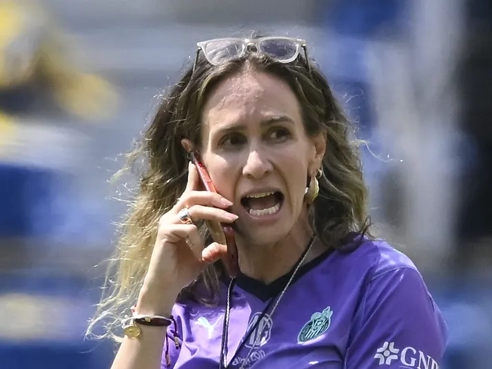 Chivas Femenil anuncia otra salida y la afición se lanza contra Nelly Simón