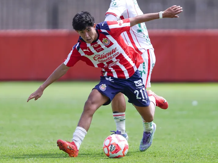¿El próximo canterano en debutar con Chivas?