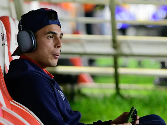 ¿Sigue borrado? Chivas descarta a Hugo Camberos para el partido contra Correcaminos