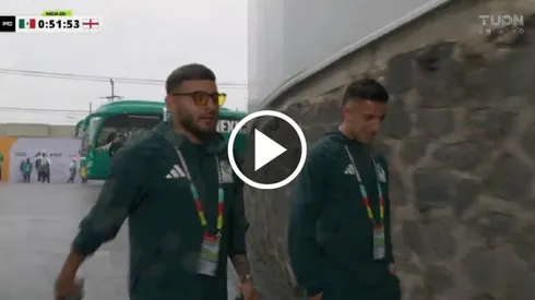 Alexis Vega y Roberto Alvarado llegaron juntos al Estadio Azteca