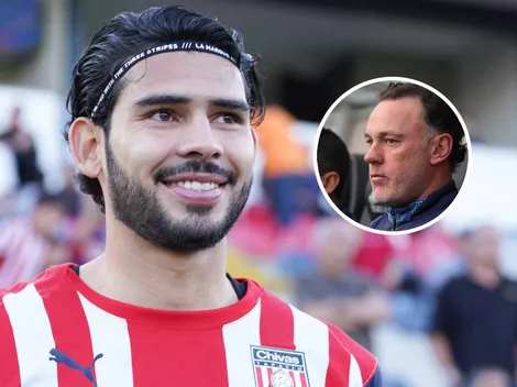 Milito le dio un golpe de realidad a Vladimir Moragrega en Chivas