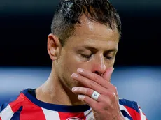 Denuncian que Chicharito tuvo tenso cruce con un argentino