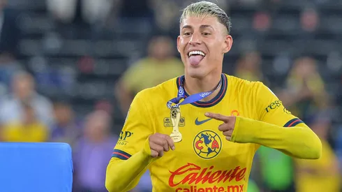 Chicote Calderón fue presentado con Pumas