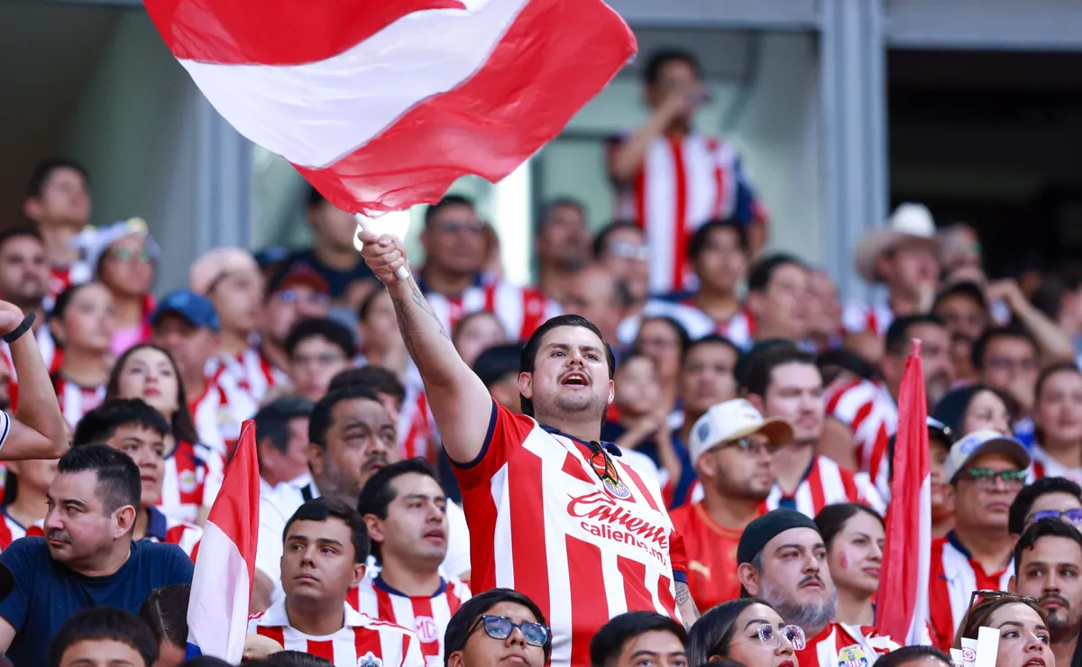 Golpe a la afición de Chivas: Amazon Prime Video aumenta sus precios en pleno Apertura 2026