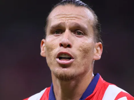 El mensaje de Milito a Chivas con la salida del "Oso" del once
