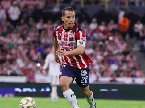 Milito tiene un motivo para mantener al Oso en el once de Chivas