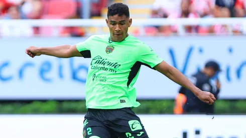 Gilberto Sepúlveda se fue lesionado de Chivas vs. FC Juárez.