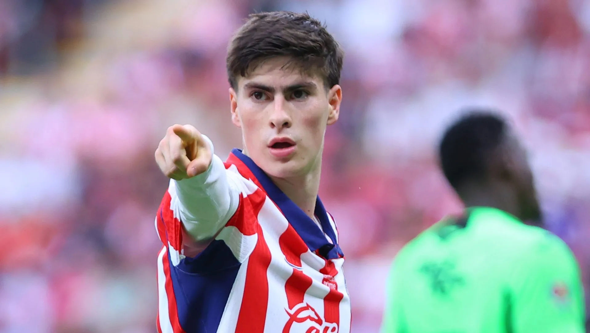 Armando González no sale de Chivas.
