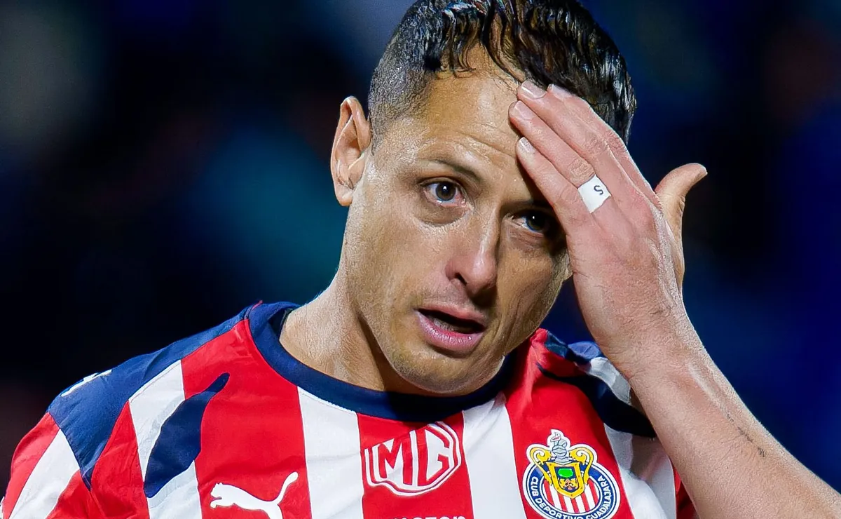Gerardo Espinoza le contestó a Chicharito Hernández sobre sus declaraciones sobre Chivas