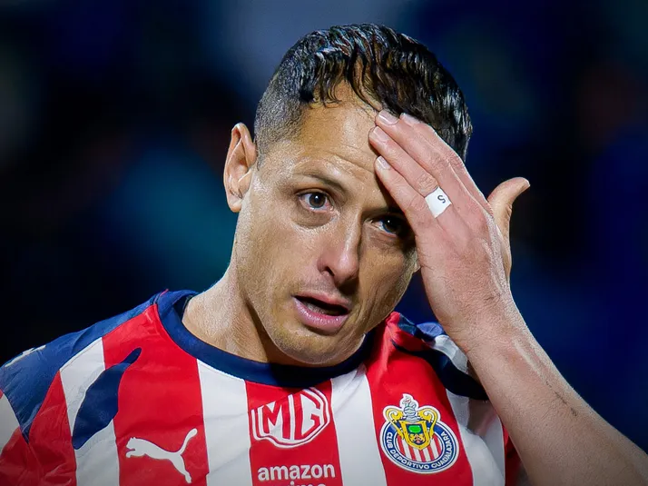Chicharito quiso corregir sus palabras contra Chivas