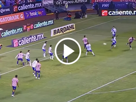 El golazo del Piojo Alvarado para empatar el Chivas vs. Puebla