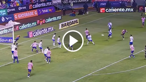 El golazo del Piojo Alvarado para empatar el Chivas vs. Puebla