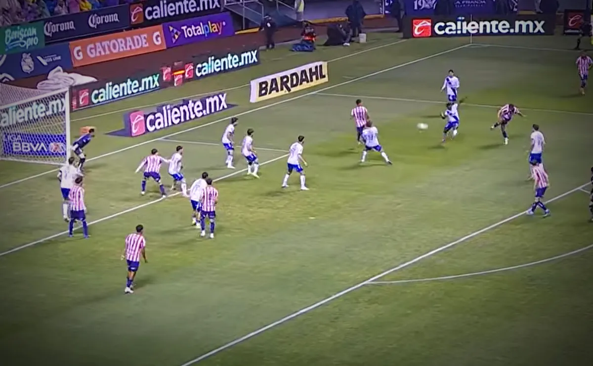 ¡Justicia! El golazo de zurda del Piojo Alvarado para empatar el Chivas vs. Puebla en el Apertura 2026