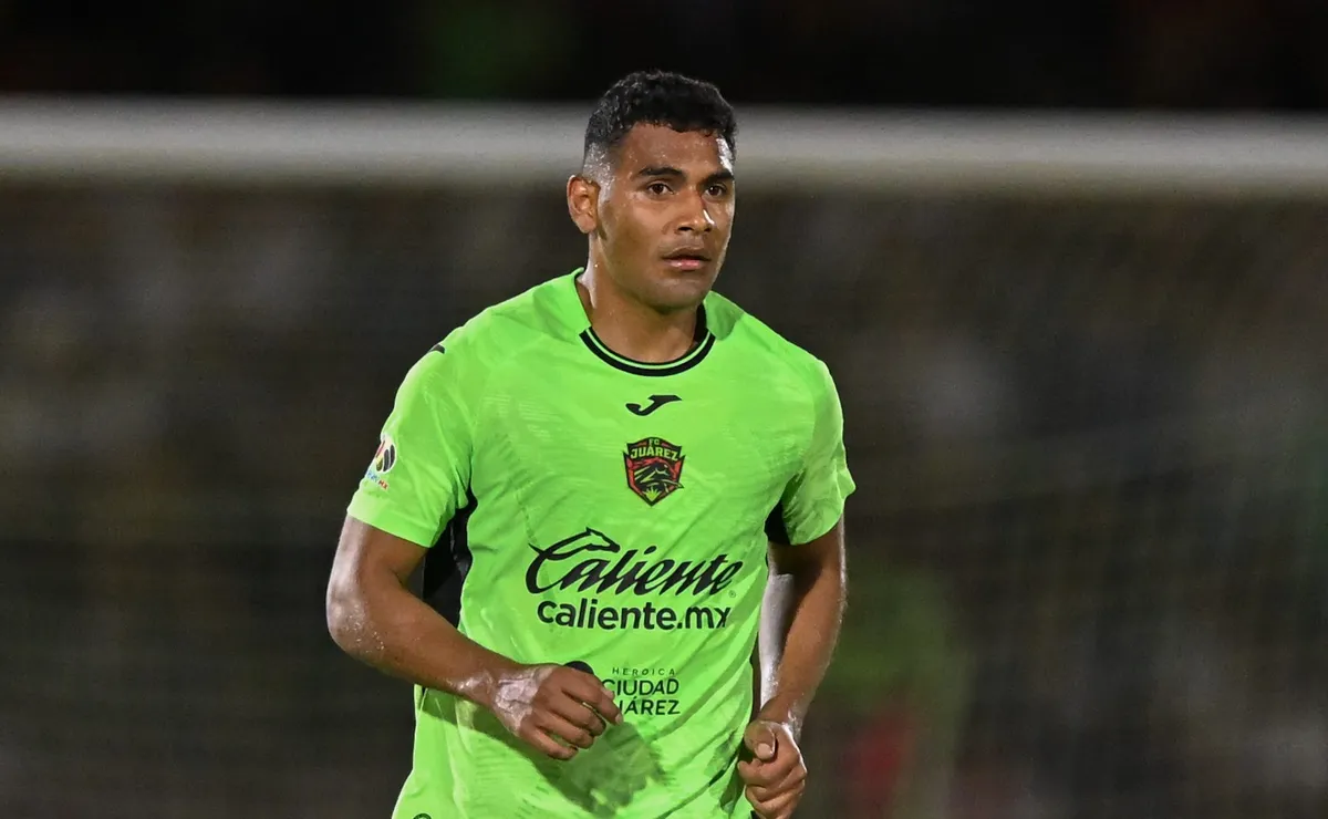 ¿Por eso salió de Chivas? El partido para el olvido de Gilberto Sepúlveda en el Juárez vs Pumas