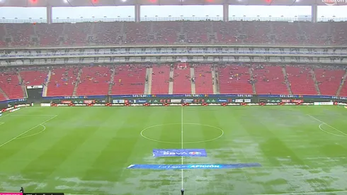 Chivas vs. Tijuana se retrasa por la lluvia.