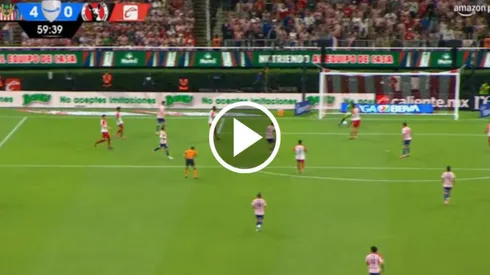 Piojo Alvarado incrementó la goleada de Chivas vs. Xolos