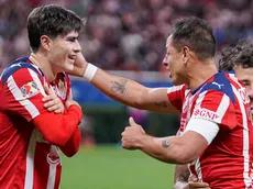 Hormiga recibió mensaje de Chicharito tras firmar con Olympiacos