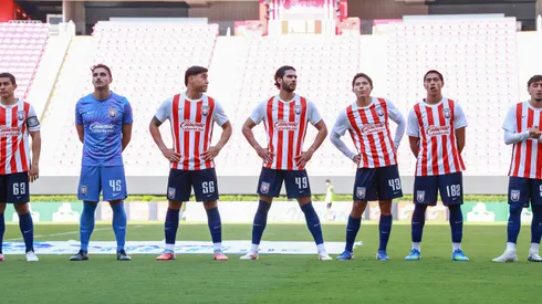 Milito los cepilló de Chivas.