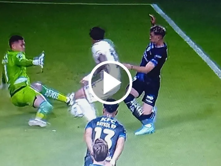 El gol cantado que falló Aguayo en la Copa Libertadores