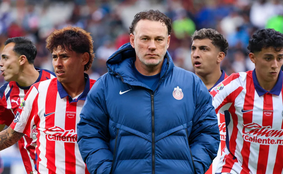 ¿Camberos y Sandoval, o Cotorro y Ledezma? La difícil decisión de Gabriel Milito con los carrileros de Chivas