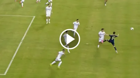 Armando González se luce con asistencia en la goleada del Olympiacos