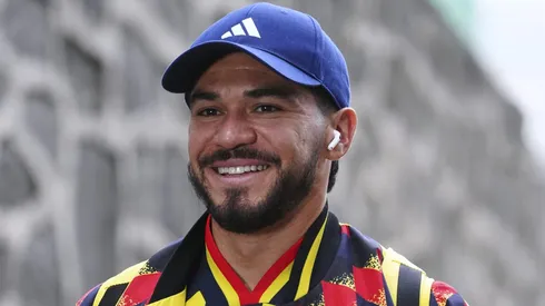Henry Martín calentó el Clásico Nacional.