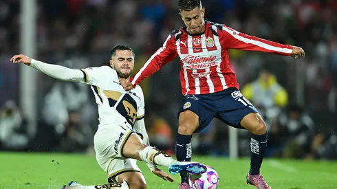 Chivas enfrenta a Pumas en la Jornada 8 del AP26.