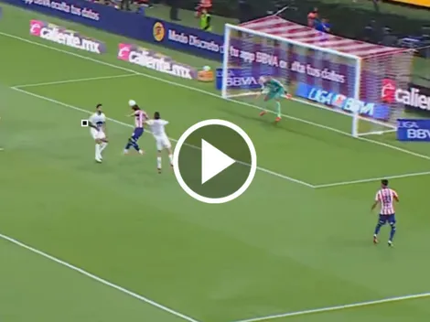El golazo de vestidor de Santi Sandoval contra Pumas