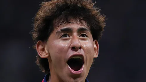 Santiago Sandoval anotó golazos en la goleada de Chivas ante Pumas.