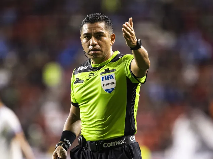 Ya cometió un error grosero contra de Chivas y lo eligieron para el Clásico